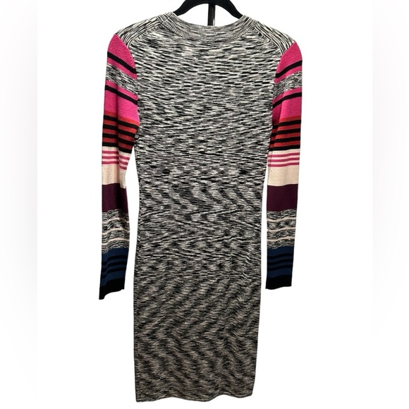 Trina Turk Dialogue Knit Dress size S - Picture 7 of 11